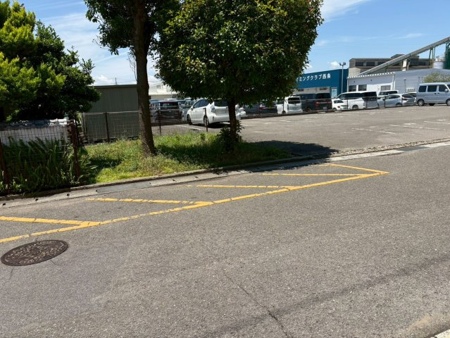 スカール喜多川の駐車場