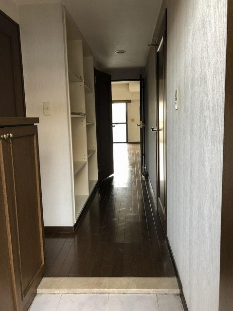 ライオンズステーションプラザ北綾瀬の玄関