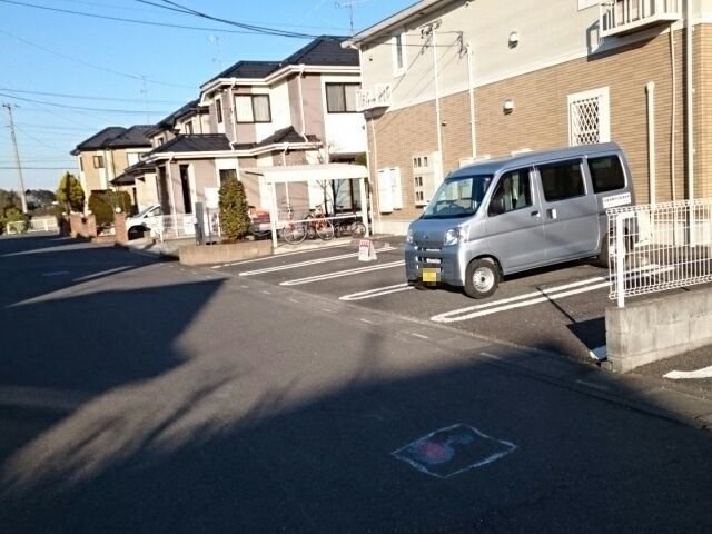 フィオーレⅢの駐車場