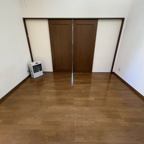 ガーデンヒルズの居間・リビング