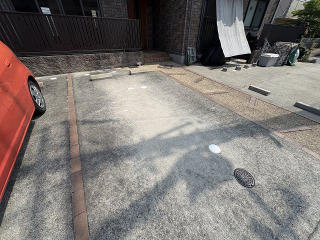 サニーウィルBの駐車場