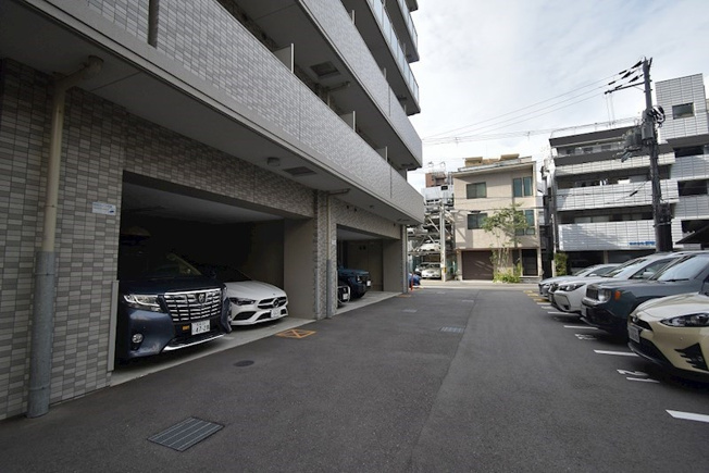 【駐車場】
