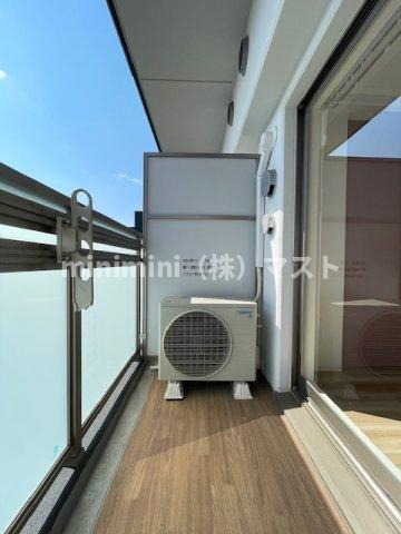 セレニテ難波グランデシュッドのバルコニー