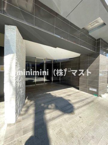 セレニテ難波グランデシュッドのエントランス