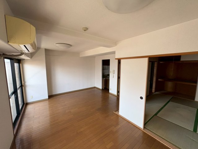 スカール喜多川A棟の居間・リビング