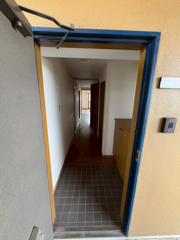 スカール喜多川A棟の玄関