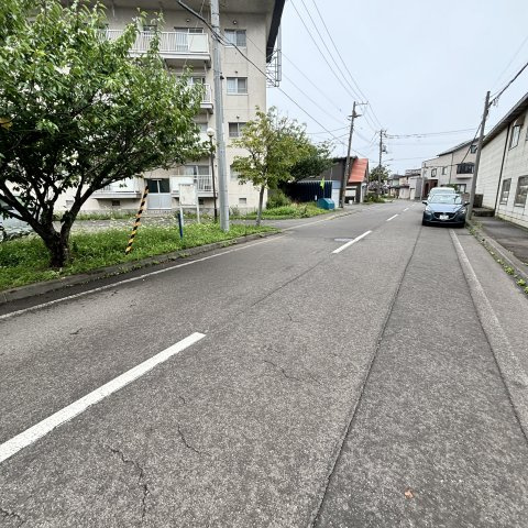 プレミアム中島の駐車場