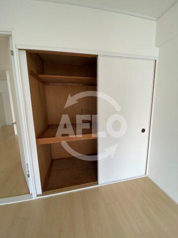 ハビテ深江橋　諏訪小学校区の居間・リビング|ハビテ深江橋　押入れ