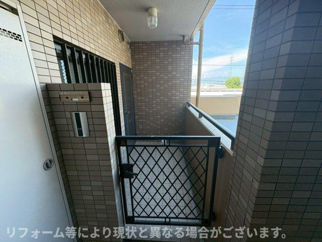 スカール喜多川のバルコニー