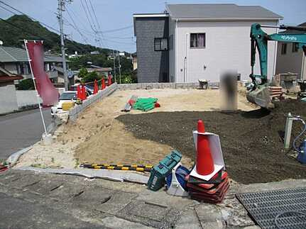 広島市西区己斐上２丁目の前面道路含む現地写真