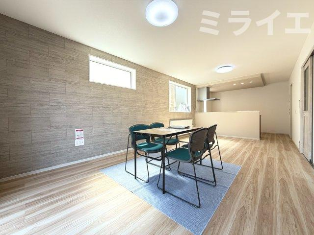 【新築戸建】札幌市白石区北郷3条3丁目1棟の居間・リビング|【仲介手数料無料】【内覧可能】です。