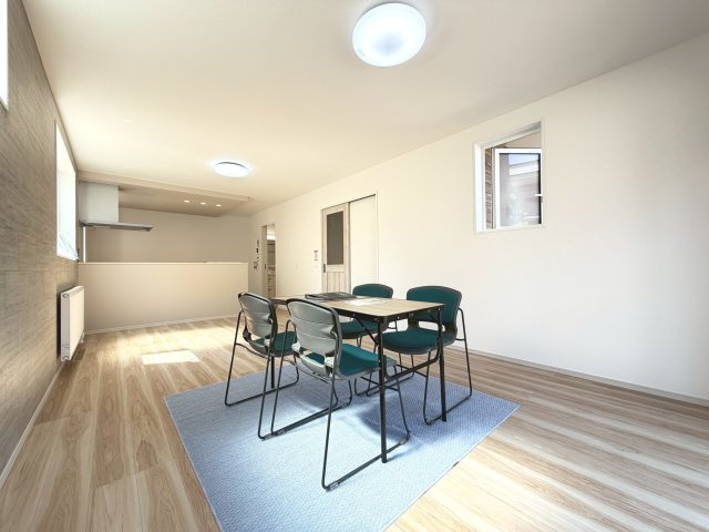 【新築戸建】札幌市白石区北郷3条3丁目2棟の居間・リビング