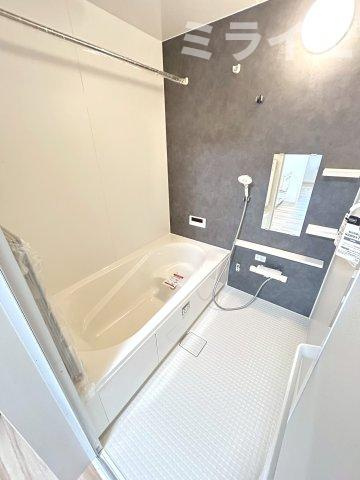 【新築戸建】札幌市白石区北郷3条3丁目1棟の浴室|追焚機能・浴室乾燥機能完備しています。