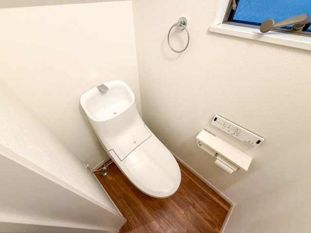 港区田中2丁目戸建てのトイレ