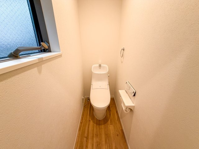 港区田中2丁目戸建てのトイレ