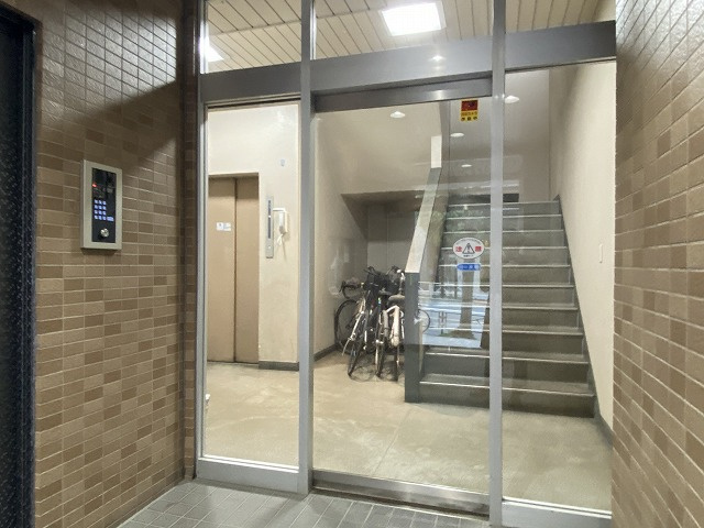 【エントランス】