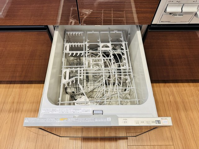 プレシス八王子レグリオのキッチン|～食洗機付き　食事後の食器洗いはお任せ、家族でゆっくりとくつろげます～