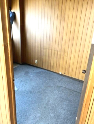 東中合町店舗の内装