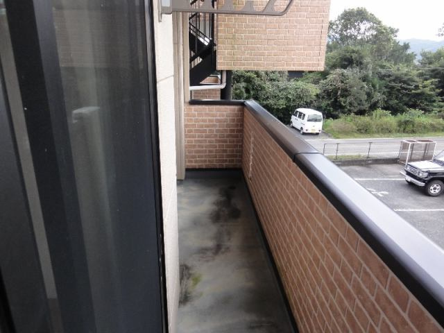 熊本市南区城南町碇のアパートのバルコニー
