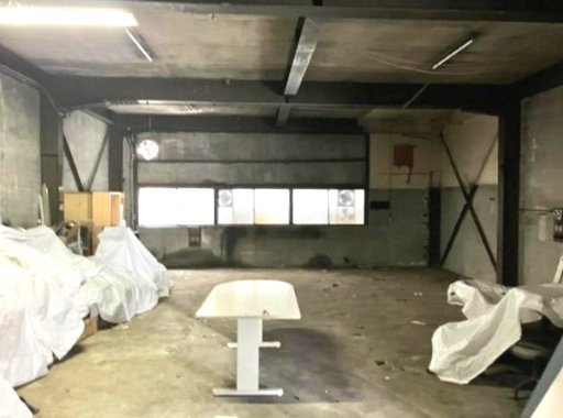 東中合町店舗の内装