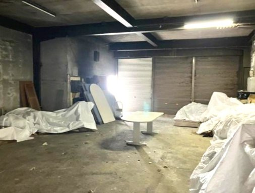東中合町店舗の内装