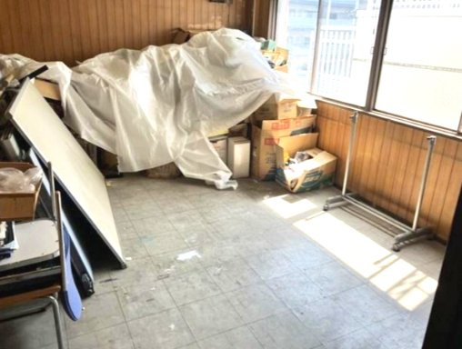 東中合町店舗の内装