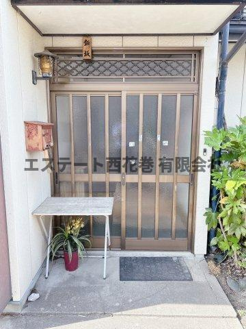 石鳥谷南寺林第5地割貸家の玄関