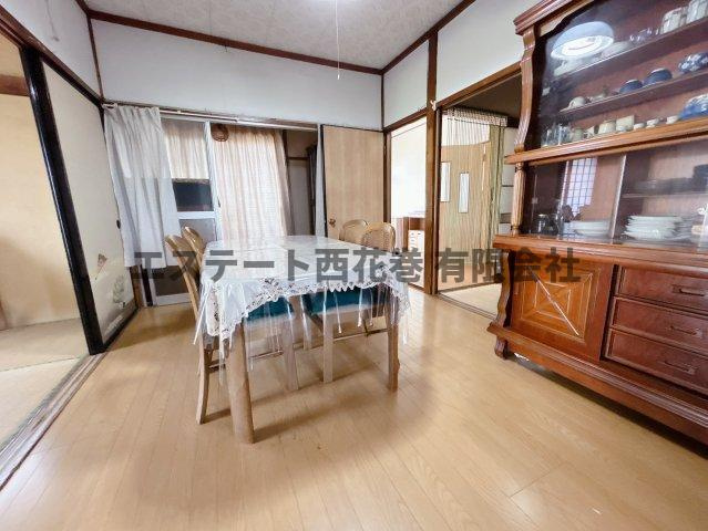 石鳥谷南寺林第5地割貸家の居間・リビング