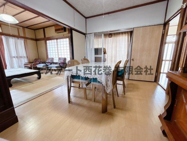石鳥谷南寺林第5地割貸家の居間・リビング