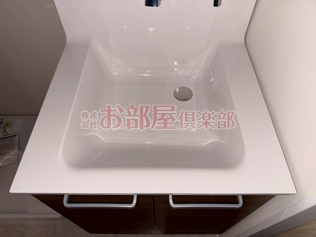 BRAVE BASE江戸屋敷の洗面所|広い洗面スペース