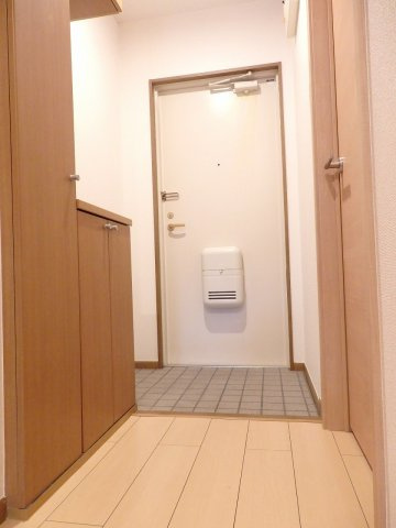 モラーダ上安の玄関|明るい玄関です