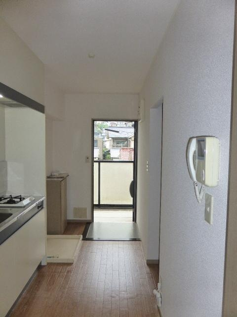 サンライフ京田の玄関|明るい玄関です