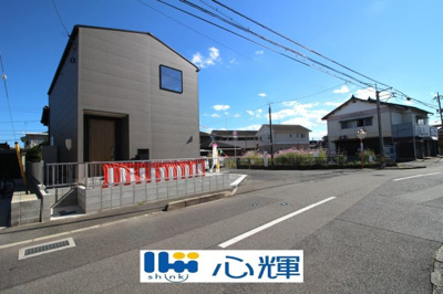【前面道路含む現地写真】 | サンコート宇部市厚南北２丁目（６号地） | 現地はお車の出し入れも楽々です。
