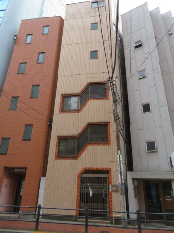 豊島区駒込１丁目のビルの外観