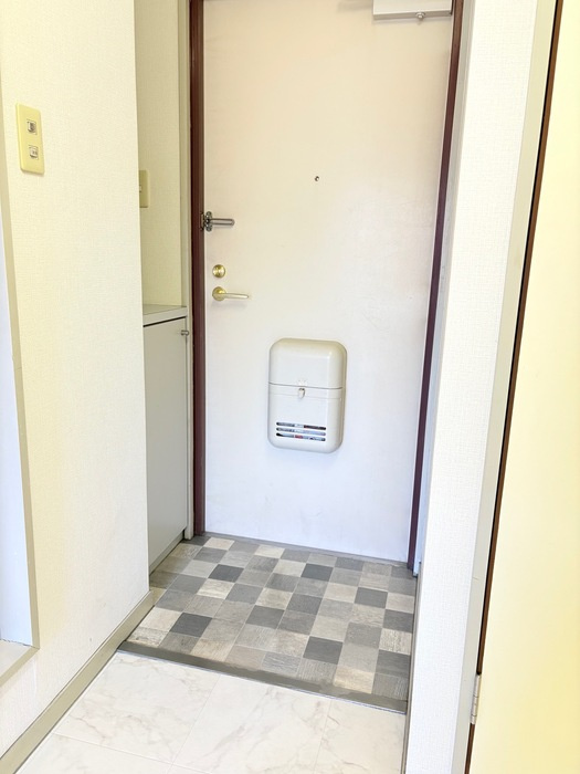 ドミール末広Ⅱの玄関