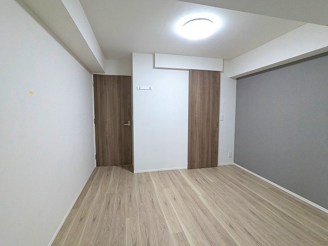 Urbanex千代田淡路町の設備|リビングと独立した6.2帖洋室、エアコン・照明・ウォークインクローゼット付きです