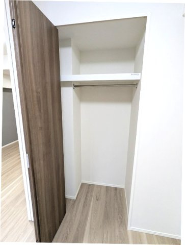Urbanex千代田淡路町の設備|リビング隣の3帖洋室のクローゼットです
