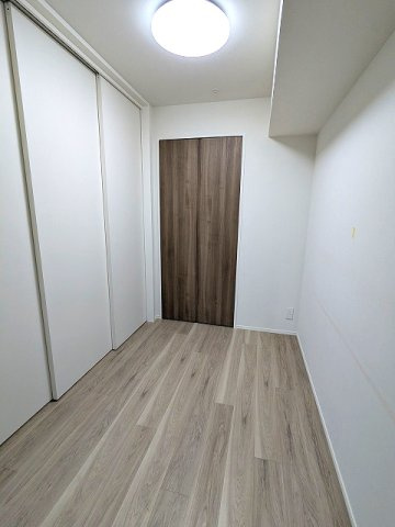 Urbanex千代田淡路町の設備|リビング隣の3帖洋室です