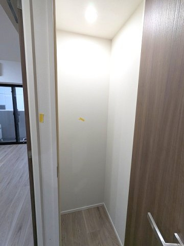 Urbanex千代田淡路町の設備|室内廊下の収納です