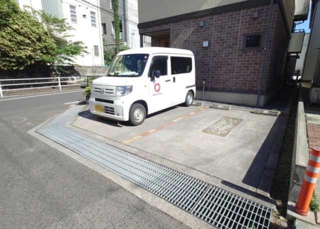 アルファインⅢの駐車場