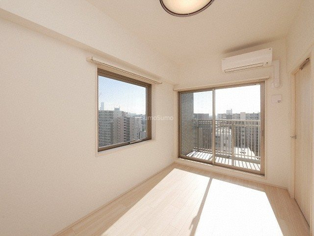 プレジオ難波ASIANの寝室