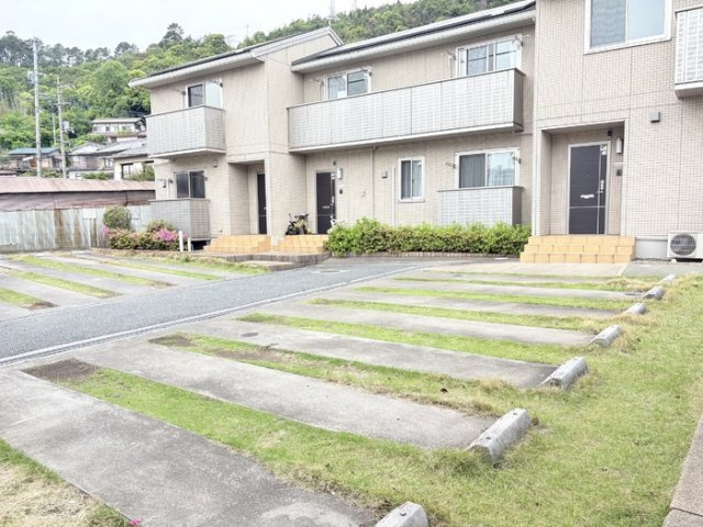 ウィット西深津　A棟の駐車場