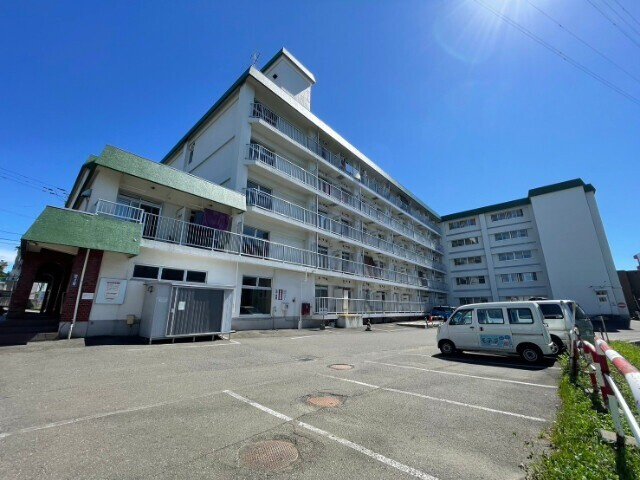 札幌市豊平区平岸四条１４丁目の賃貸マンション