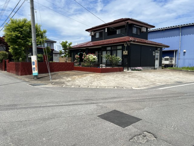 米沢市成島町３丁目　二階建て中古住宅
