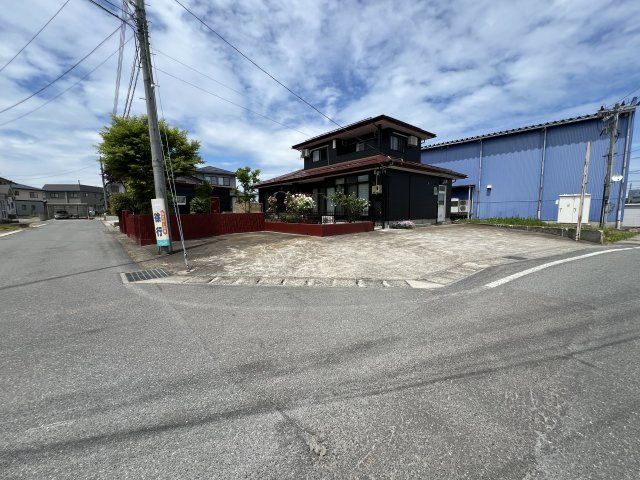 米沢市成島町３丁目　二階建て中古住宅の外観