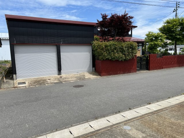 米沢市成島町３丁目　二階建て中古住宅の外観
