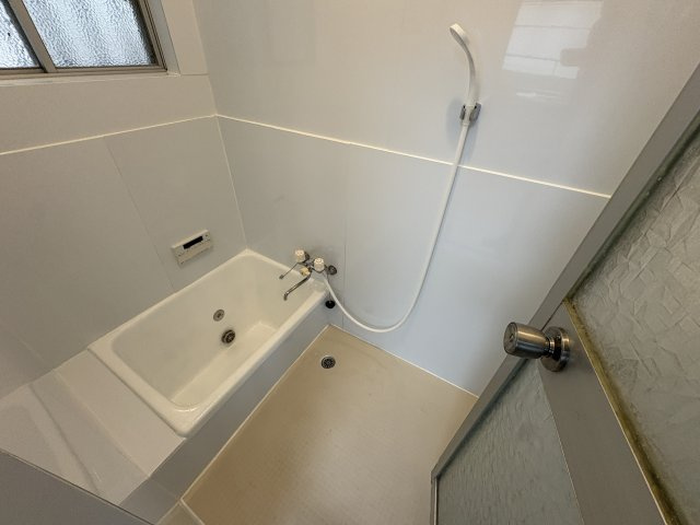 魚住町西岡貸家の浴室