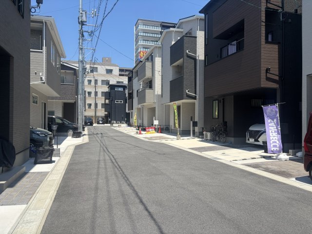 西区庚午中1丁目の前面道路含む現地写真|閑静な住宅地です。