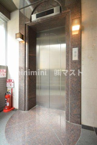 ヴェスタ堀江のエントランス