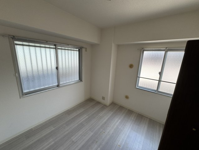 サンライズマンション岩出Ⅷの洋室